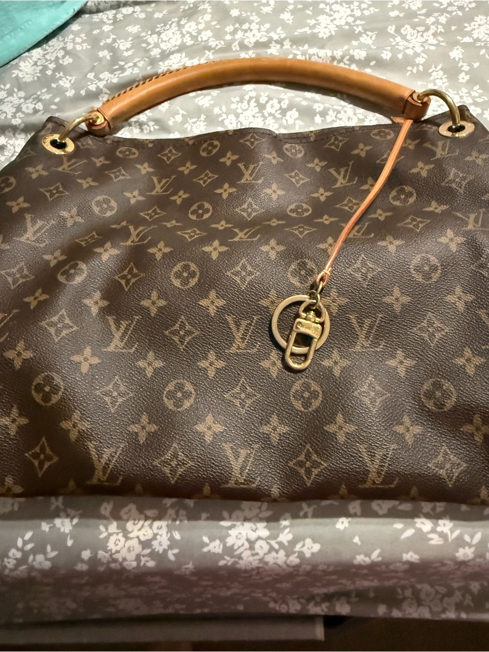 Louis Vuitton Artsy MM